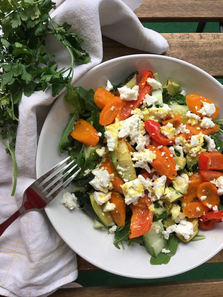 Mediterraner Sommersalat - Ein Löffel Liebe