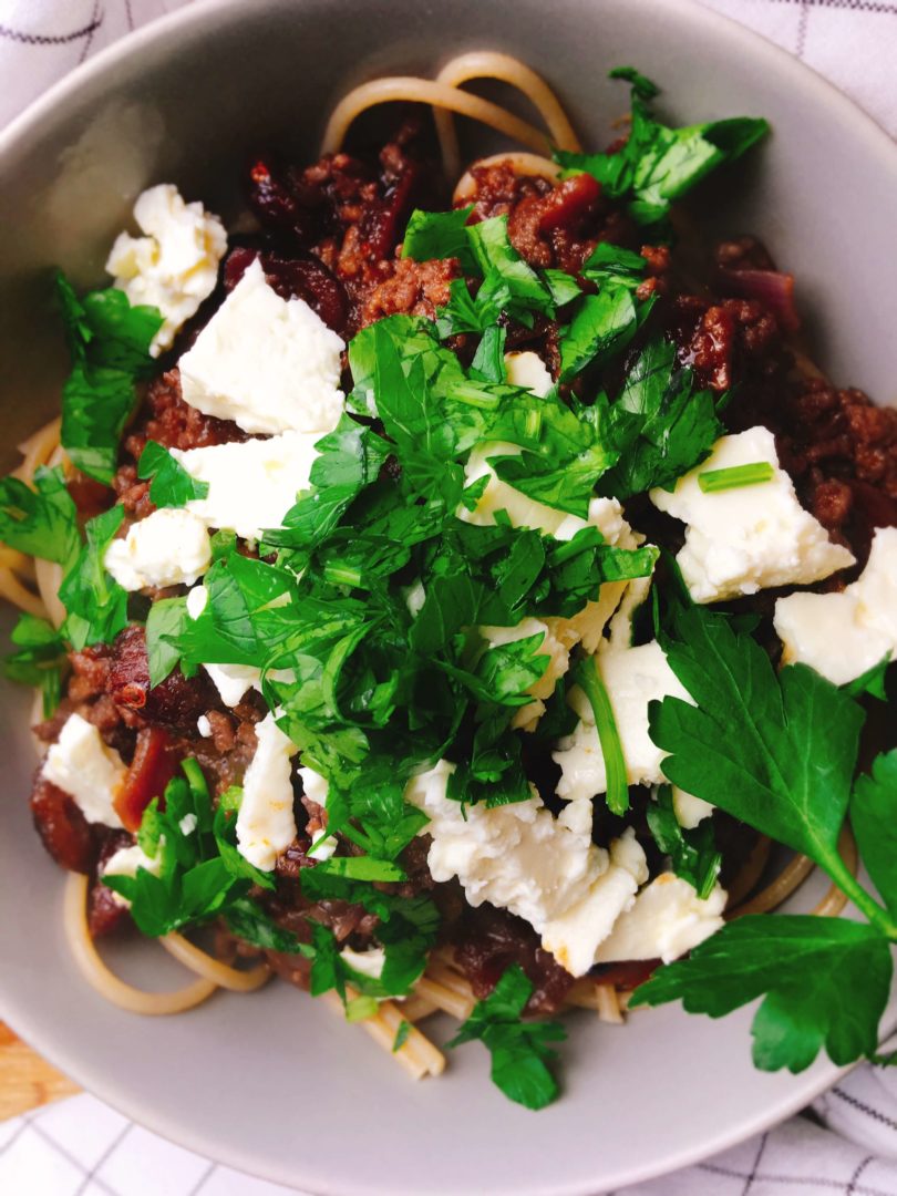 Beschwipste Pasta mit Hackfleischsauce, Cranberries und Schafskäse ... Beschwipste Pasta mit Hackfleischsauce, Cranberries und Schafskäse ...