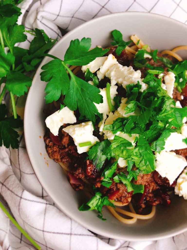 Beschwipste Pasta mit Hackfleischsauce, Cranberries und Schafskäse ... Beschwipste Pasta mit Hackfleischsauce, Cranberries und Schafskäse ...